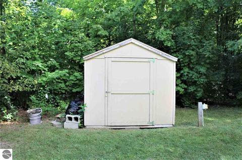 11222 Emerald Frst, Interlochen, MI 49643 photo 9