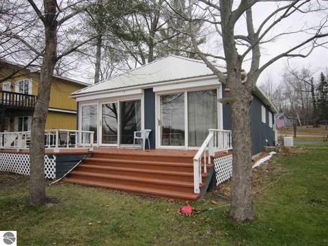 2565 Birch Point Dr, Lupton, MI 48635 photo 4