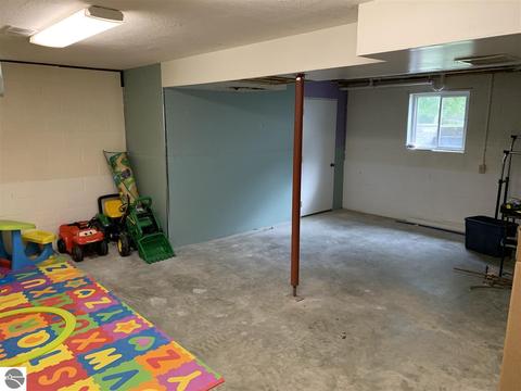 708 E South St, Ithaca, MI 48847 photo 18