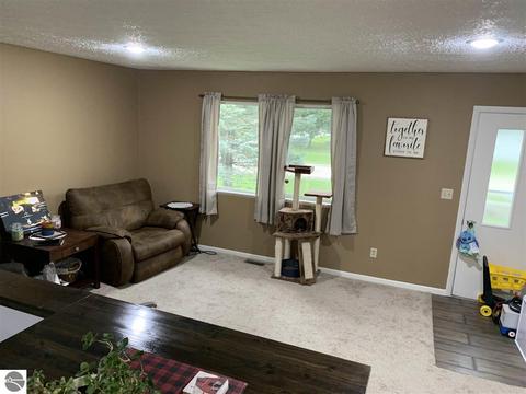 708 E South St, Ithaca, MI 48847 photo 4
