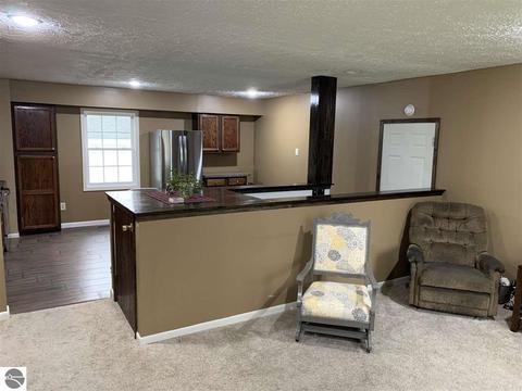 708 E South St, Ithaca, MI 48847 photo 3