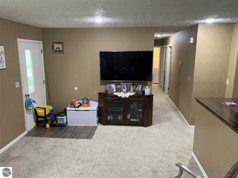 708 E South St, Ithaca, MI 48847 photo 5