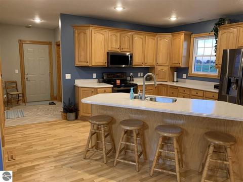 5676 E Saint Charles Rd, Ithaca, MI 48847 photo 5