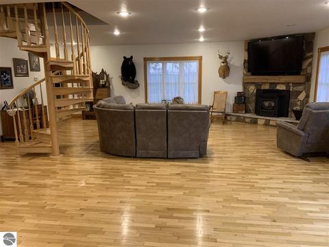5676 E Saint Charles Rd, Ithaca, MI 48847 photo 3