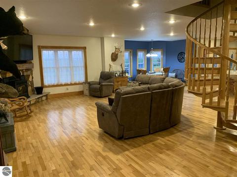 5676 E Saint Charles Rd, Ithaca, MI 48847 photo 10