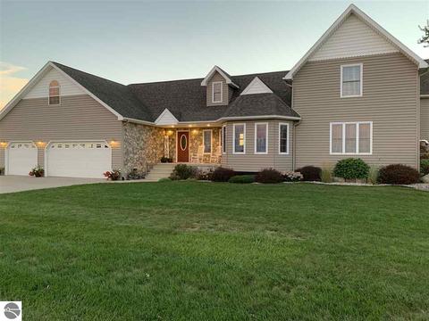 5676 E Saint Charles Rd, Ithaca, MI 48847 photo 1