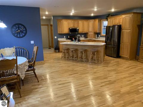 5676 E Saint Charles Rd, Ithaca, MI 48847 photo 8