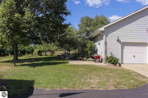 421 East Dr, Shepherd, MI 48883 photo 45