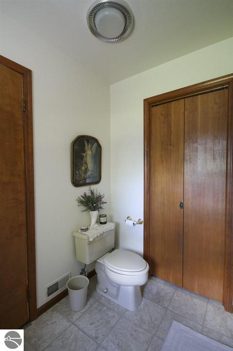 421 East Dr, Shepherd, MI 48883 photo 22