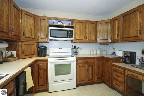 421 East Dr, Shepherd, MI 48883 photo 7