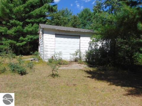 5277 E 28th St, White Cloud, MI 49349 photo 9