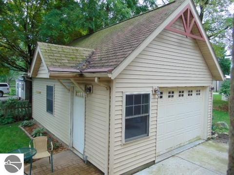 122 E North St, Ithaca, MI 48847 photo 5