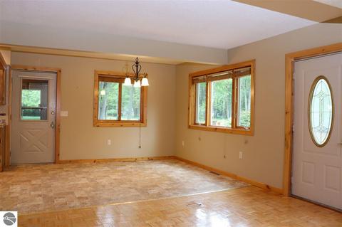 6243 Gopher Trl, Harrison, MI 48625 photo 8
