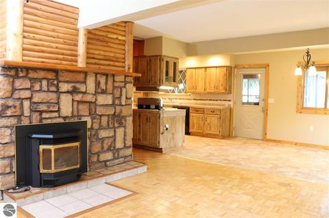 6243 Gopher Trl, Harrison, MI 48625 photo 7