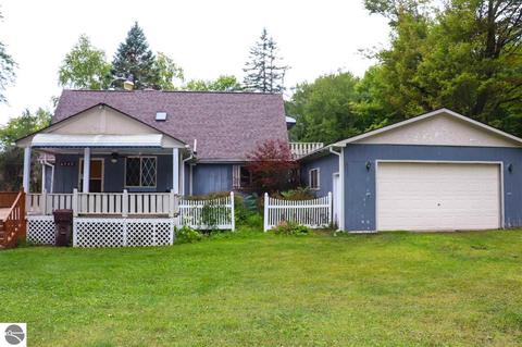 6243 Gopher Trl, Harrison, MI 48625 photo 3