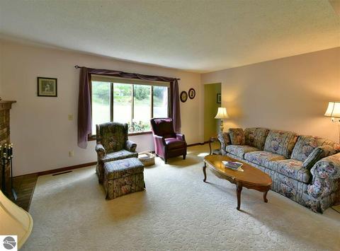 4636 Bartlett Rd, Williamsburg, MI 49690 photo 9