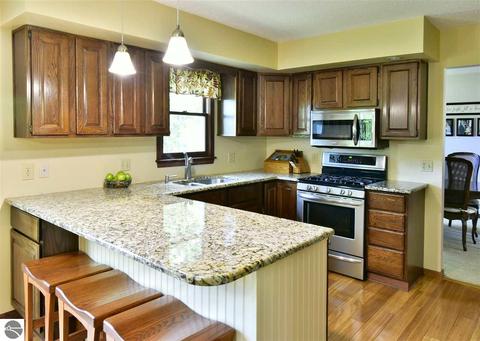 4636 Bartlett Rd, Williamsburg, MI 49690 photo 2