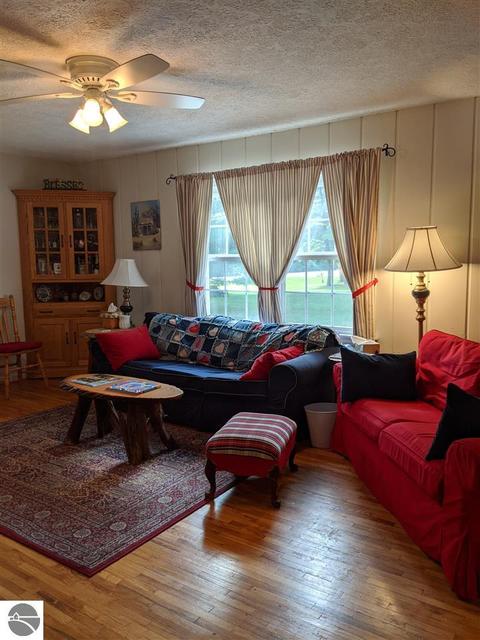 19 N Huron Rd, Au Gres, MI 48703 photo 9