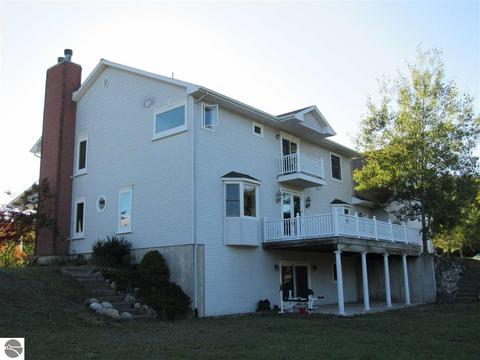 9169 E Hoxie Rd, Cedar, MI 49621 photo 3