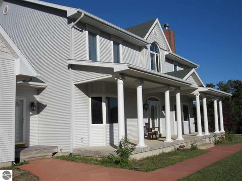 9169 E Hoxie Rd, Cedar, MI 49621 photo 2