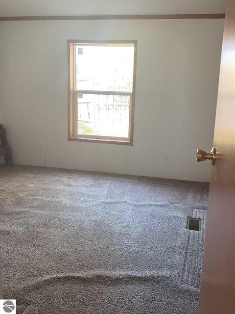 740 Silverleaf St, Gladwin, MI 48624 photo 8