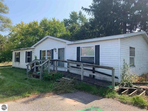 740 Silverleaf St, Gladwin, MI 48624 photo 1