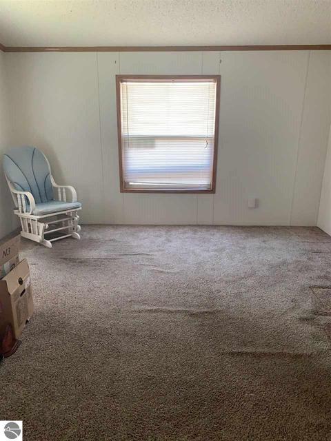 740 Silverleaf St, Gladwin, MI 48624 photo 4
