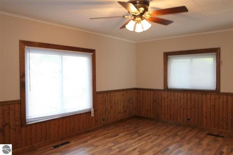 320 E Ctr, Ithaca, MI 48847 photo 10
