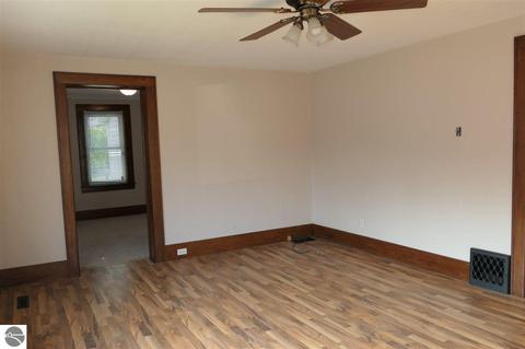 320 E Ctr, Ithaca, MI 48847 photo 7