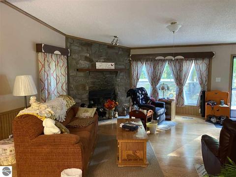 551 Rivers Terrace Rd, Gladwin, MI 48624 photo 4