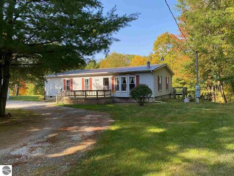 551 Rivers Terrace Rd, Gladwin, MI 48624 photo 1