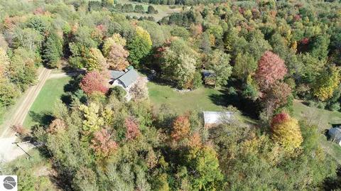 7050 Meredith Grade, Harrison, MI 48625 photo 4