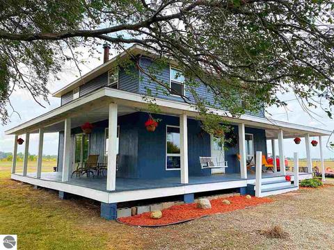 378 N Court St, Au Gres, MI 48703 photo 3