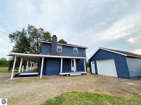 378 N Court St, Au Gres, MI 48703 photo 2