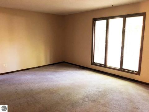 4293 Eagle Crest Dr, Williamsburg, MI 49690 photo 4
