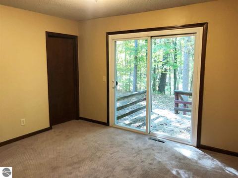 4293 Eagle Crest Dr, Williamsburg, MI 49690 photo 7