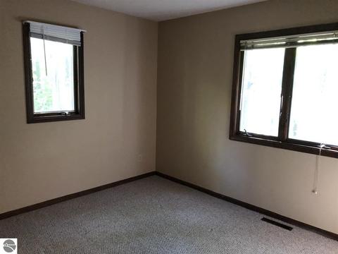 4293 Eagle Crest Dr, Williamsburg, MI 49690 photo 15