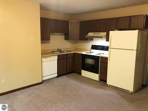 4293 Eagle Crest Dr, Williamsburg, MI 49690 photo 6