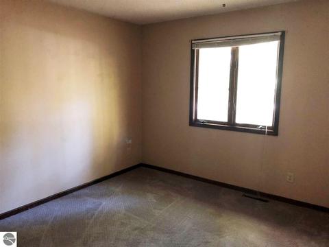 4293 Eagle Crest Dr, Williamsburg, MI 49690 photo 8
