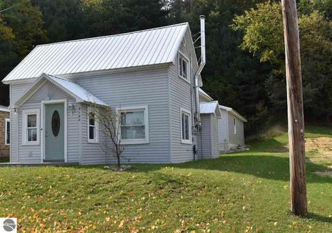 9160 S Nelson Rd, Cedar, MI 49621 photo 2