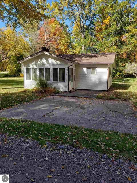 5845 S Lake Ln, Au Gres, MI 48703 photo 2