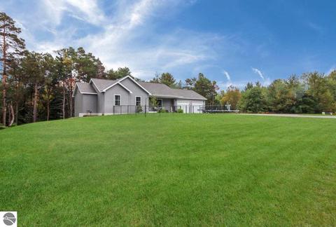 9727 Cushman Ct, Williamsburg, MI 49690 photo 22