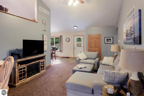 9727 Cushman Ct, Williamsburg, MI 49690 photo 3