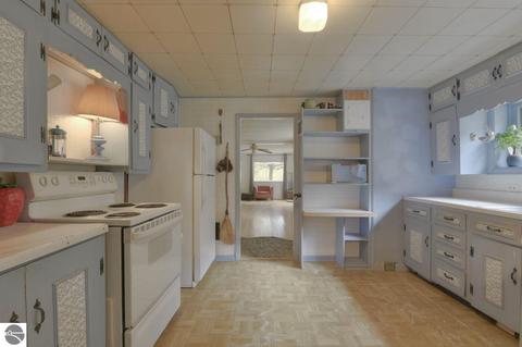 9215 E Lincoln Rd, Cedar, MI 49621 photo 22