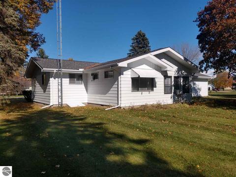 143 Saginaw St, Au Gres, MI 48703 photo 3