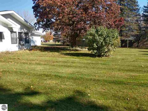 143 Saginaw St, Au Gres, MI 48703 photo 5
