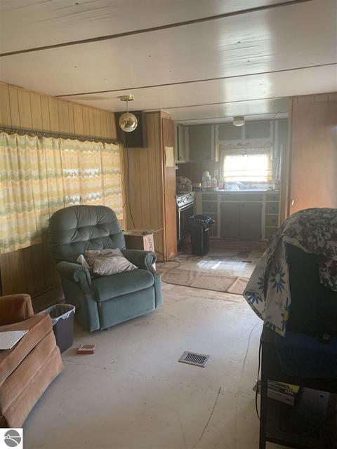 108 S 2nd St, Mesick, MI 49668 photo 11