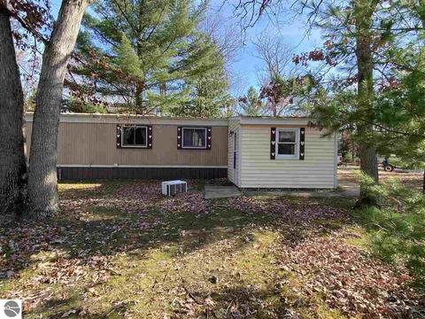 6509 Carpenter Rd, Harrison, MI 48625 photo 3