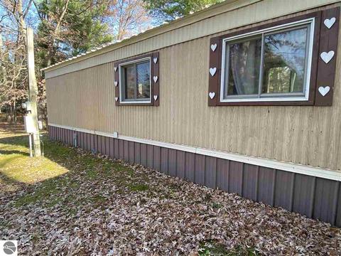 6509 Carpenter Rd, Harrison, MI 48625 photo 1