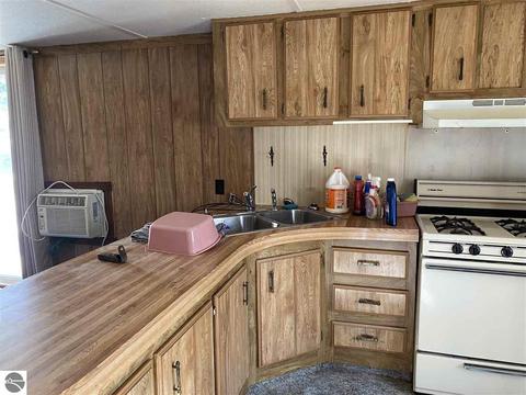 6509 Carpenter Rd, Harrison, MI 48625 photo 6